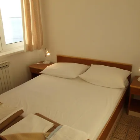 Ξενοδοχείο 4m Ražanac