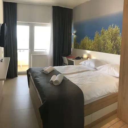 4m 4* Ražanac