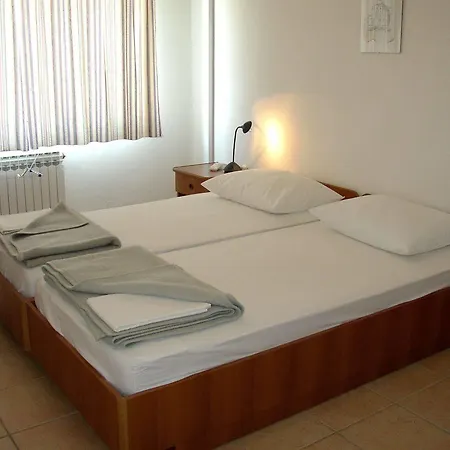 4m 4* Ražanac