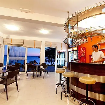 Hotel 4m