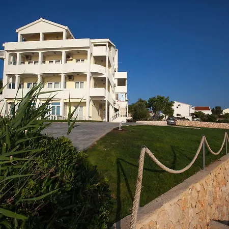 4m Hotel 4*