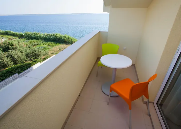 4m 4* Ражанац