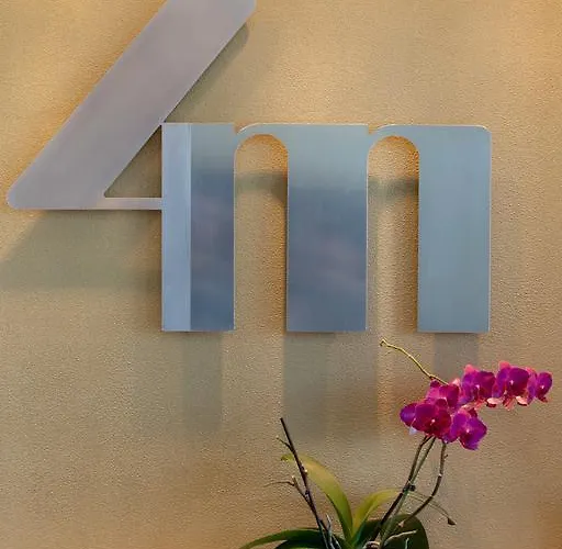 מלון 4m 4*